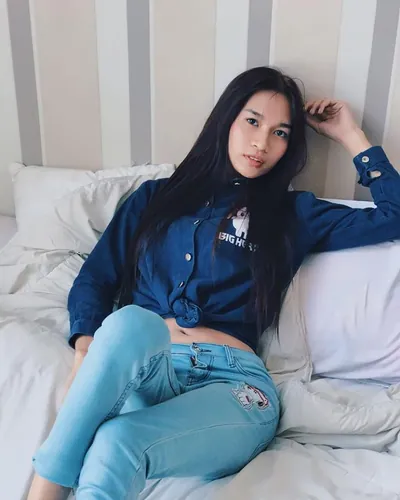 Kim, 22 ans, rencontre à Aspremont