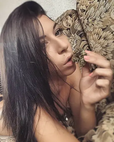 Nadia, 22 ans, rencontre à Bouguenais
