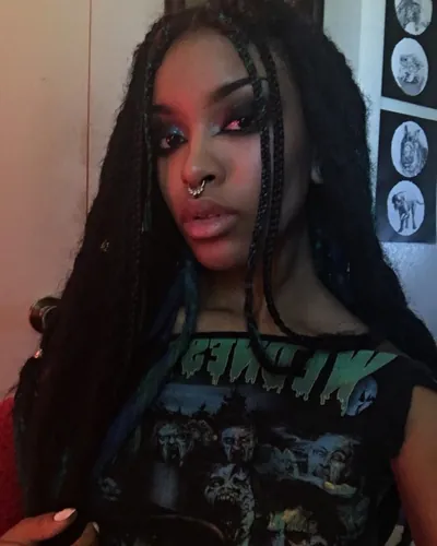Divine, 26 ans, rencontre à Lingolsheim