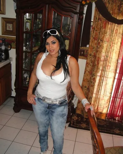 Yasmine, 27 ans, rencontre à Dagneux