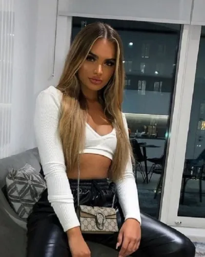 Faustine, 19 ans, rencontre à Sain-Bel